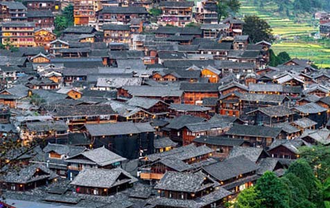 桂林6种常见的外墙仿石漆施工工艺！